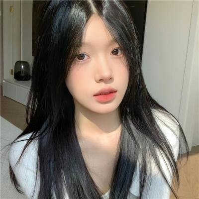 年轻女子